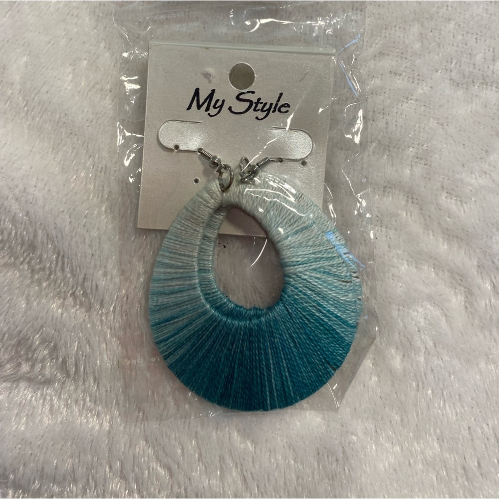 My Style Green/White Threaded Teardrop Fish Hook Earrings sku0581
